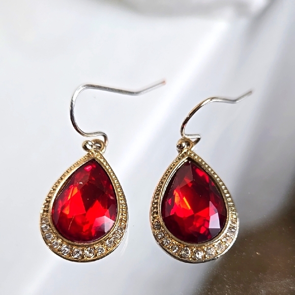 Vintage Red Teardrop Earrings - Picture 3 of 10